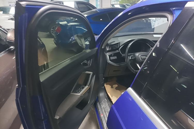 Used Audi Q3 2020 35 TFSI Fashion Dynamic Model Driver Seat