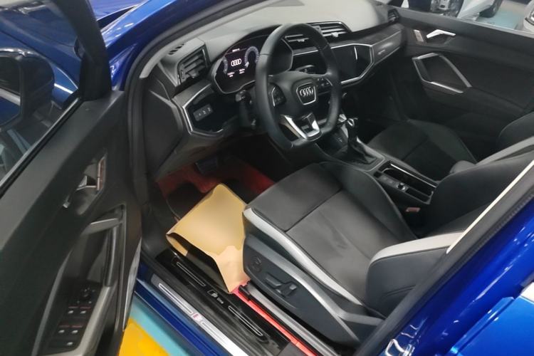 Used Audi Q3 2020 35 TFSI Fashion Dynamic Model Driver Seat