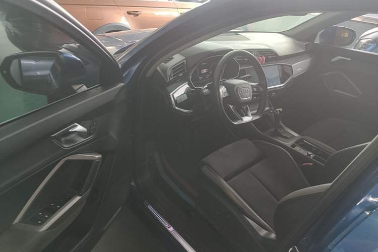 Used Audi Q3 2020 35 TFSI Fashion Dynamic Model Driver Seat