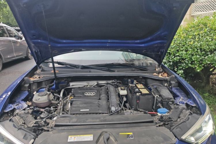 Used Audi Q3 2020 35 TFSI Fashion Dynamic Model Engine Bay