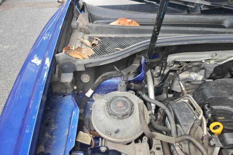 Used Audi Q3 2020 35 TFSI Fashion Dynamic Model Engine Bay Right