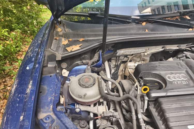 Used Audi Q3 2020 35 TFSI Fashion Dynamic Model Engine Bay Right