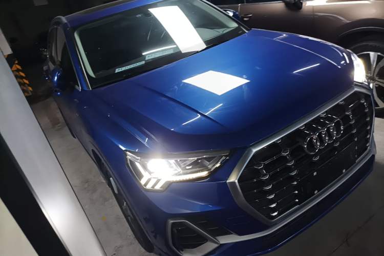 Used Audi Q3 2020 35 TFSI Fashion Dynamic Model Front Right 45 Deg