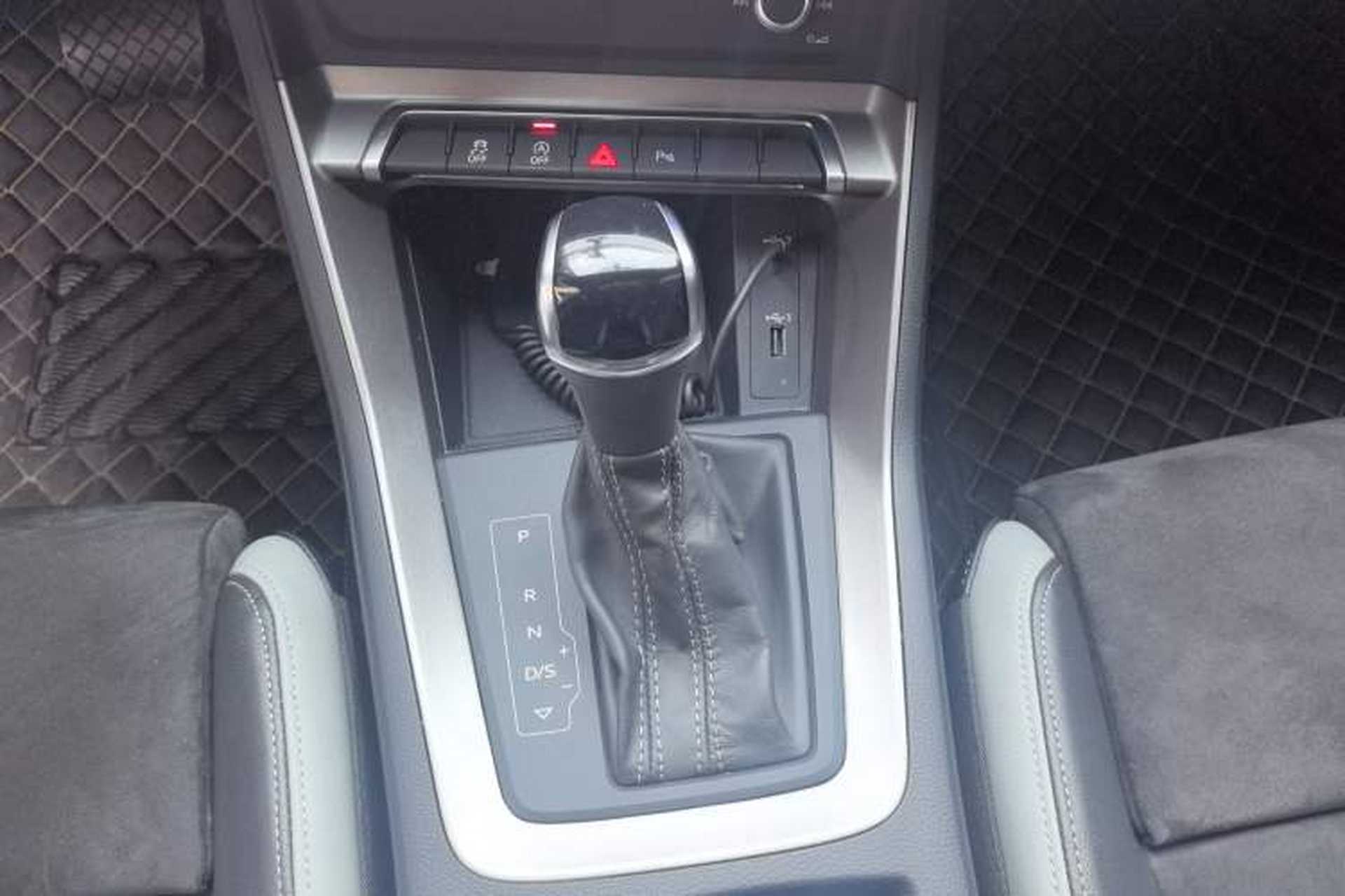 Used Audi Q3 2020 35 TFSI Ambition Dynamic Edition Gear Lever