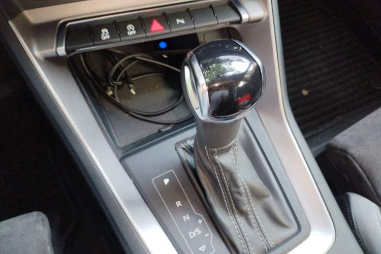 Used Audi Q3 2020 35 TFSI Fashion Dynamic Model Gear Lever