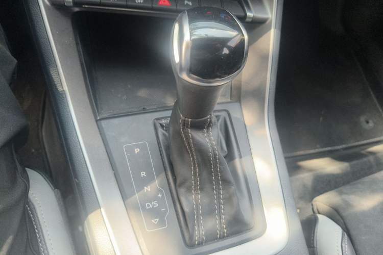 Used Audi Q3 2020 35 TFSI Ambition Dynamic Edition Gear Lever