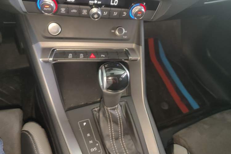 Used Audi Q3 2020 35 TFSI Fashion Dynamic Model Gear Lever