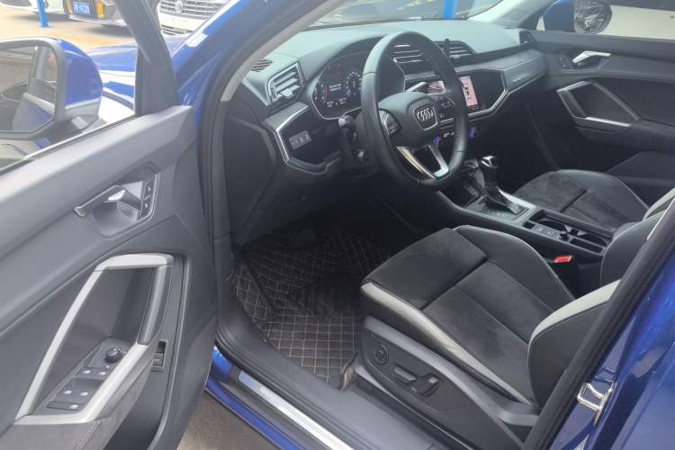 Used Audi Q3 2020 35 TFSI Ambition Dynamic Edition Interior 1