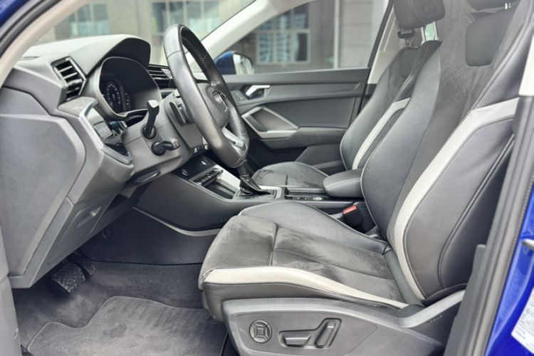 Used Audi Q3 2020 35 TFSI Fashion Dynamic Model Interior 1