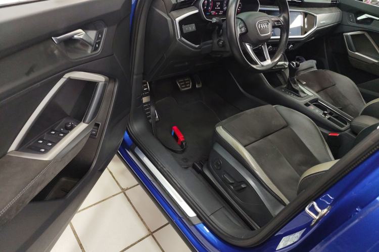 Used Audi Q3 2020 35 TFSI Ambition Dynamic Edition Interior 3
