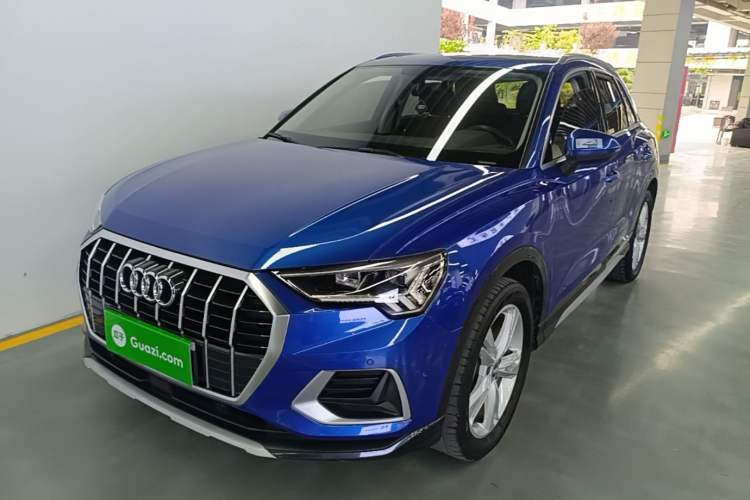 Used Audi Q3 2020 35 TFSI Fashionable and Elegant Model Guazi used car, China used car export, Used car for sale, Used cars, Cheapest cars for sale