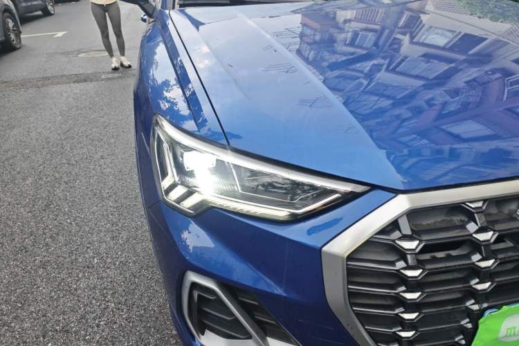 Used Audi Q3 2020 35 TFSI Fashion Dynamic Model Right Front Headlight