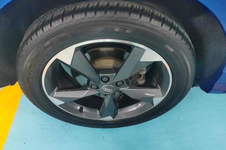 Used Audi Q3 2020 35 TFSI Fashion Dynamic Model Right Rear Wheel Hub
