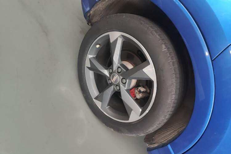 Used Audi Q3 2020 35 TFSI Fashion Dynamic Model Right Rear Wheel Hub