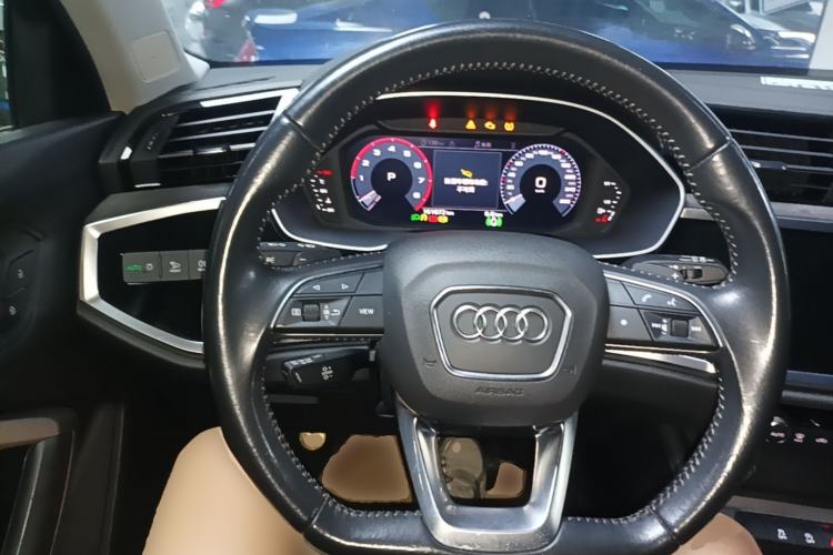Used Audi Q3 2020 35 TFSI Fashion Dynamic Model Steering Wheel