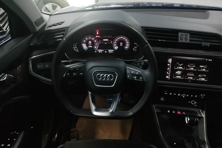 Used Audi Q3 2020 35 TFSI Fashion Dynamic Model Steering Wheel
