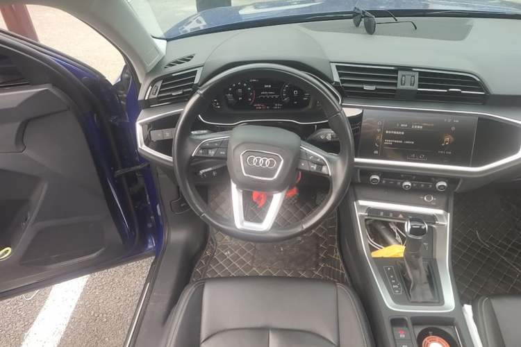 Used Audi Q3 2020 35 TFSI Ambition Style Edition Steering Wheel
