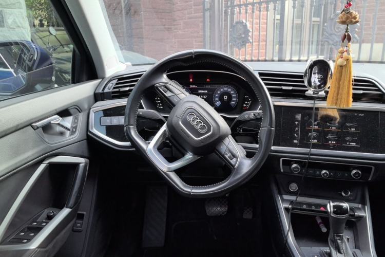 Used Audi Q3 2020 35 TFSI Ambition Dynamic Edition Steering Wheel