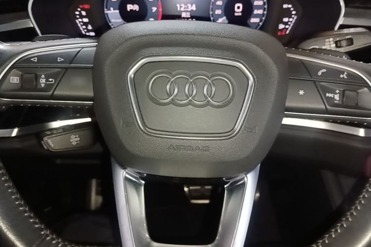 Used Audi Q3 2020 35 TFSI Fashion Dynamic Model Steering Wheel