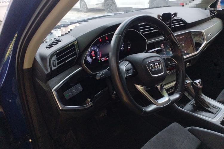 Used Audi Q3 2020 35 TFSI Fashion Dynamic Model Steering Wheel