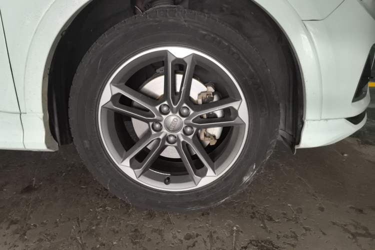 Used Audi Q3 2020 35 TFSI Ambition Style Edition Right Front Wheel Hub