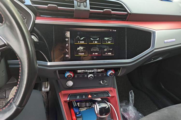Used Audi Q3 2020 40 TFSI Fashion Dynamic Model Audio And AC Panel