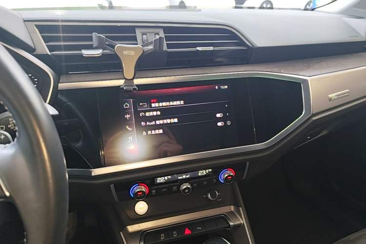 Used Audi Q3 2020 35 TFSI Fashion Dynamic Model Audio And AC Panel