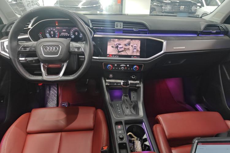 Used Audi Q3 2020 35 TFSI Fashion Dynamic Model Center Console