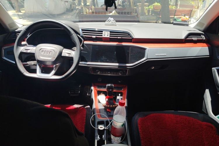 Used Audi Q3 2020 40 TFSI Fashion Dynamic Model Center Console