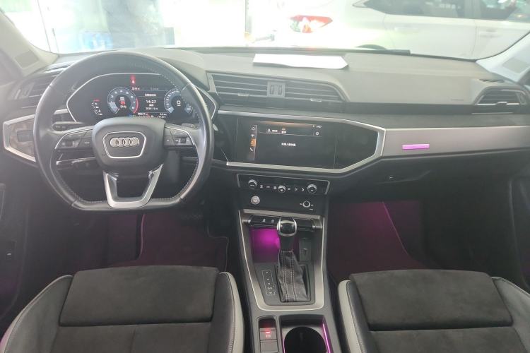 Used Audi Q3 2020 35 TFSI Fashion Dynamic Model Center Console