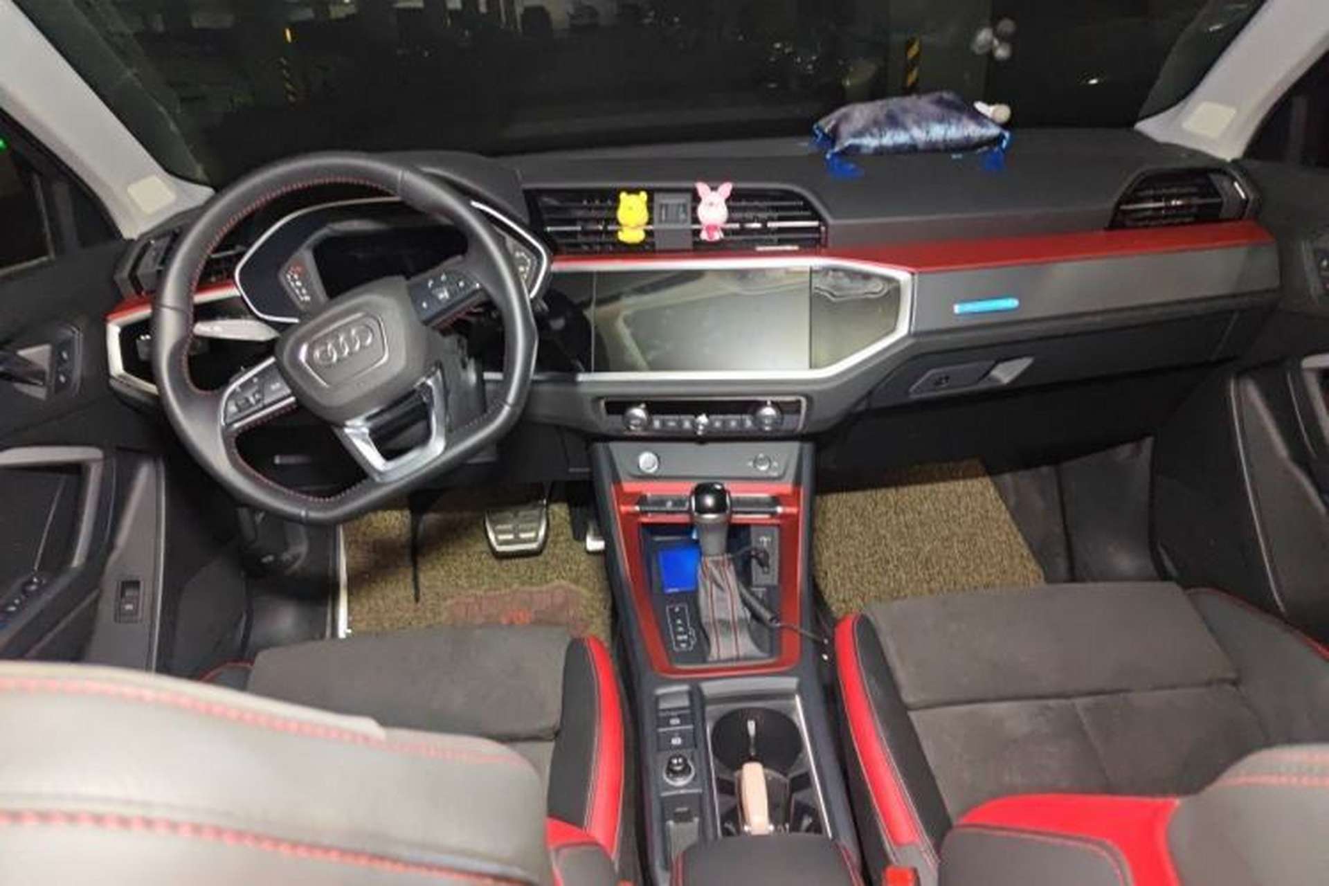 Used Audi Q3 2020 40 TFSI Fashion Dynamic Model Center Console