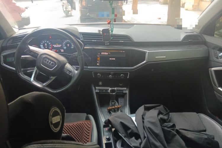 Used Audi Q3 2020 35 TFSI Fashion Dynamic Model Center Console