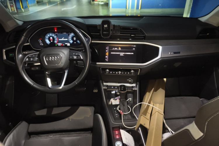Used Audi Q3 2020 35 TFSI Ambition Dynamic Edition Center Console