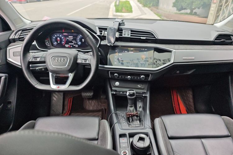 Used Audi Q3 2020 40 TFSI Fashion Dynamic Model Center Console