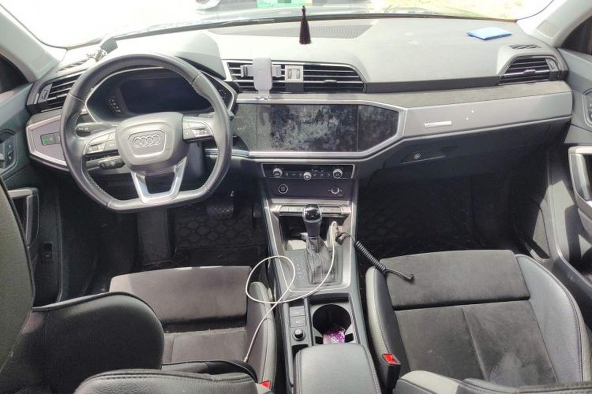 Used Audi Q3 2020 35 TFSI Fashion Dynamic Model Center Console