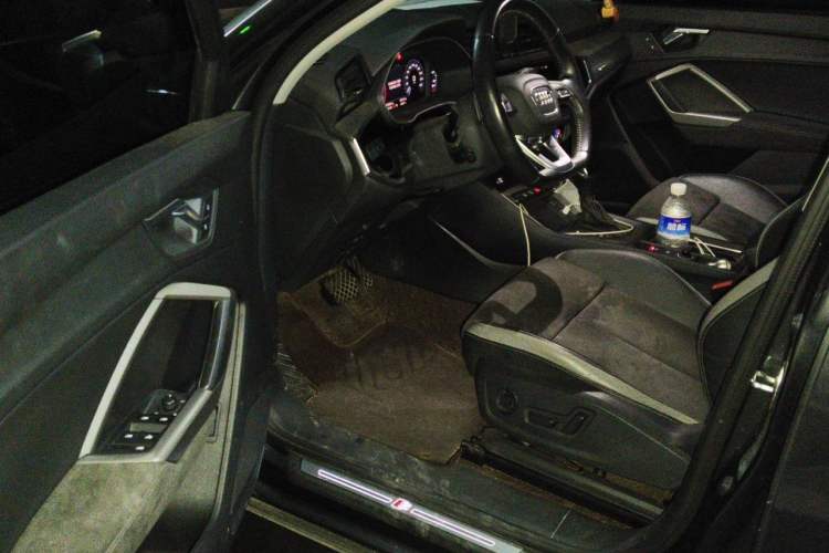 Used Audi Q3 2020 35 TFSI Fashion Dynamic Model Driver Seat