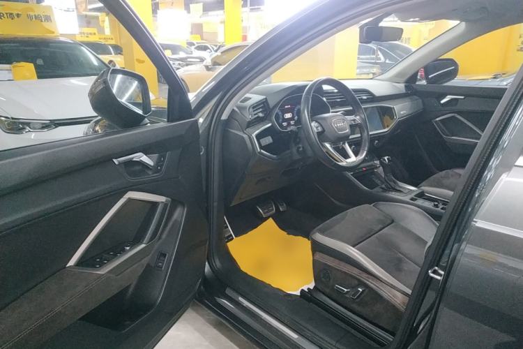 Used Audi Q3 2020 35 TFSI Ambition Dynamic Edition Driver Seat