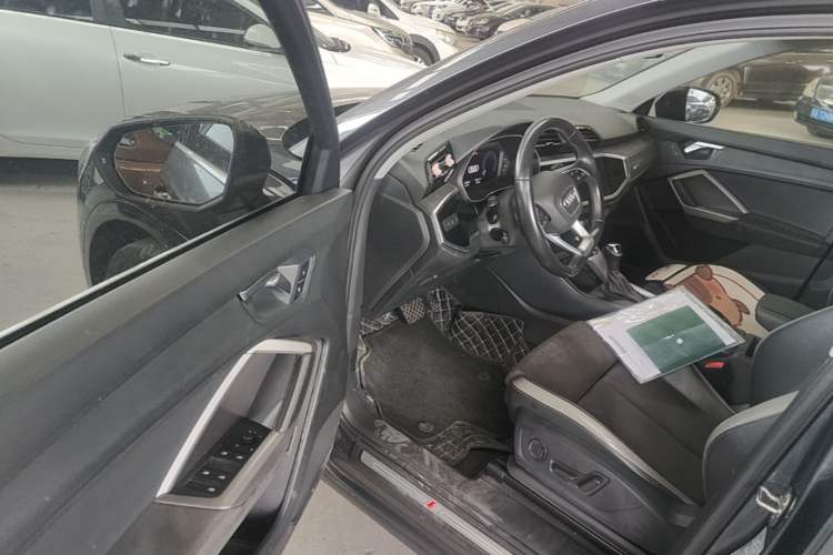 Used Audi Q3 2020 35 TFSI Fashion Dynamic Model Driver Seat