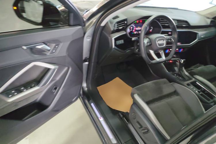 Used Audi Q3 2020 35 TFSI Fashion Dynamic Model Driver Seat
