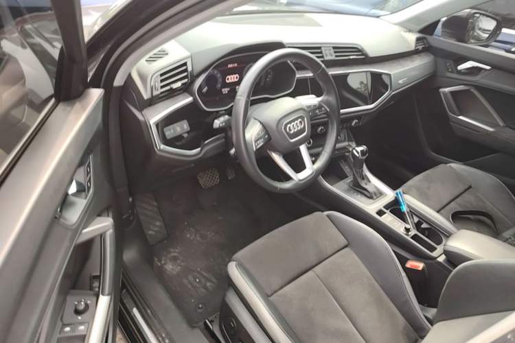 Used Audi Q3 2020 35 TFSI Ambition Dynamic Edition Driver Seat