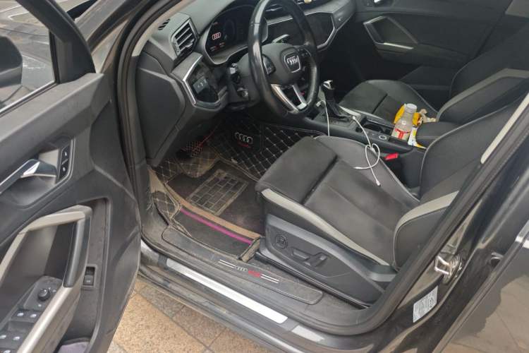 Used Audi Q3 2020 35 TFSI Ambition Dynamic Edition Driver Seat