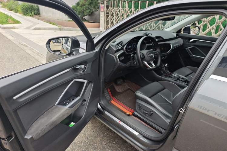 Used Audi Q3 2020 40 TFSI Fashion Dynamic Model Driver Seat