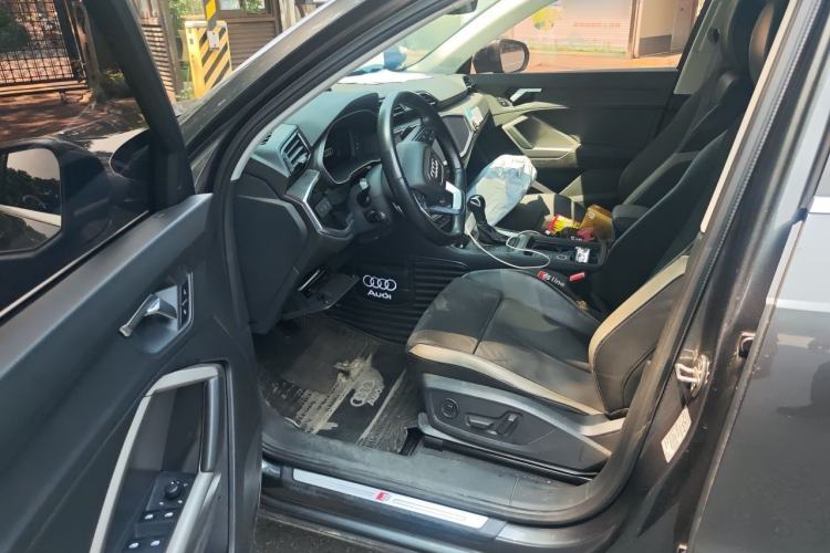 Used Audi Q3 2020 35 TFSI Fashion Dynamic Model Driver Seat
