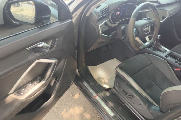Used Audi Q3 2020 35 TFSI Fashion Dynamic Model Driver Seat