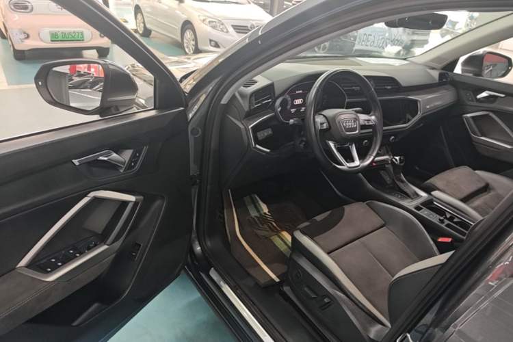 Used Audi Q3 2020 35 TFSI Ambition Dynamic Edition Driver Seat