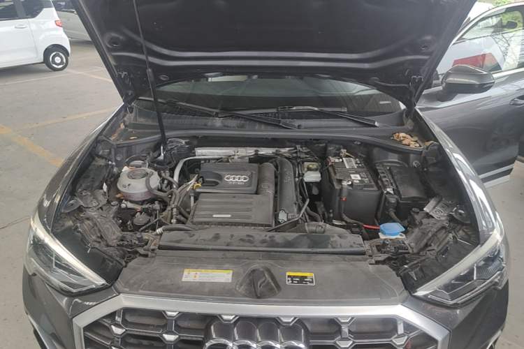 Used Audi Q3 2020 35 TFSI Fashion Dynamic Model Engine Bay