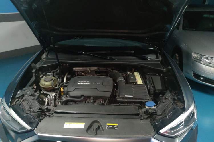 Used Audi Q3 2020 45 TFSI quattro Fashion Dynamic Model Engine Bay