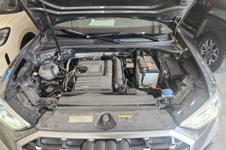 Used Audi Q3 2020 35 TFSI Fashion Dynamic Model Engine Bay