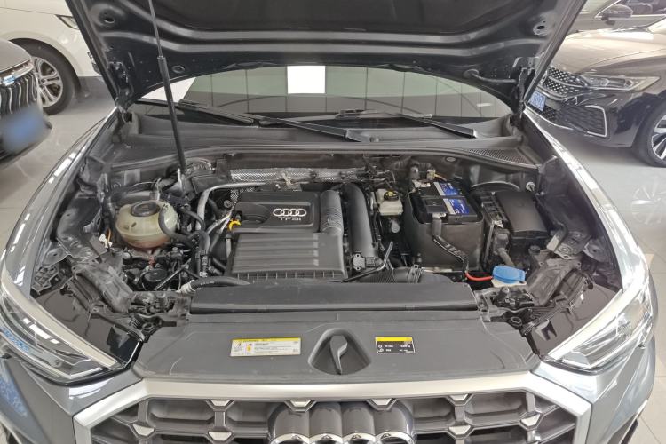 Used Audi Q3 2020 35 TFSI Fashion Dynamic Model Engine Bay