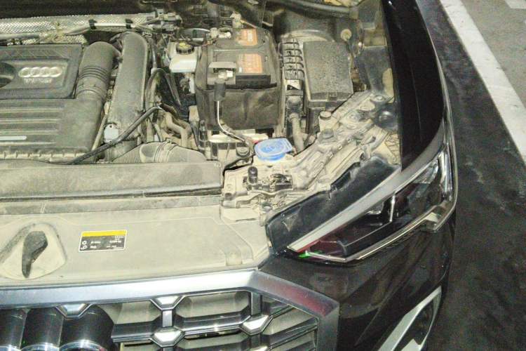 Used Audi Q3 2020 35 TFSI Fashion Dynamic Model Engine Bay Left